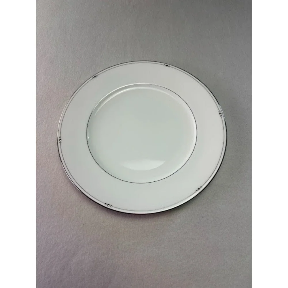 Royal‎ Doulton Platinum Lux Silver Rim 5 Pc Place Setting NEW